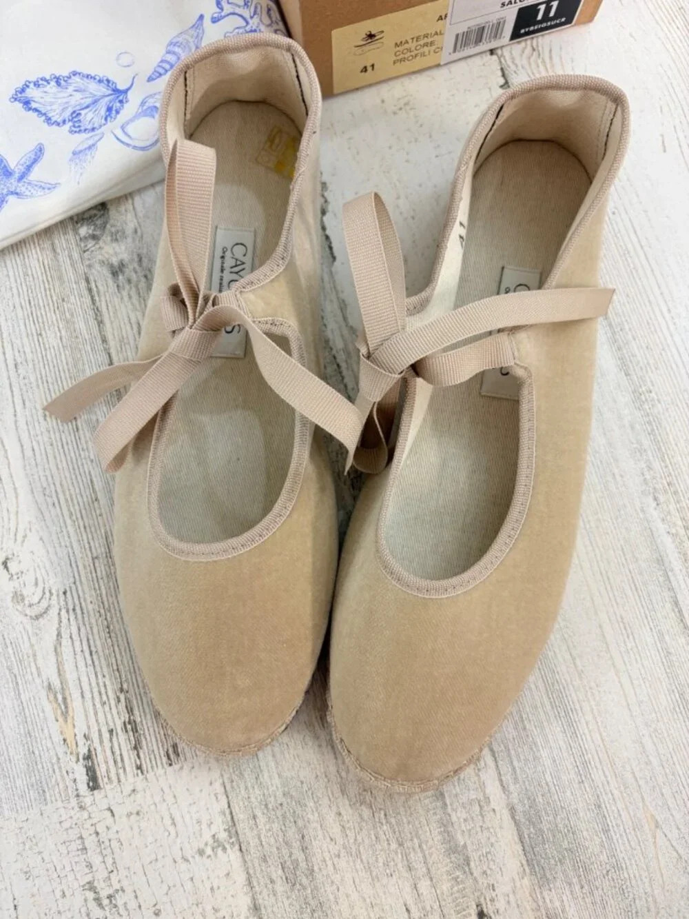 Cayumas Salome Beige Velvet Slippers Sz 41 10 NWT